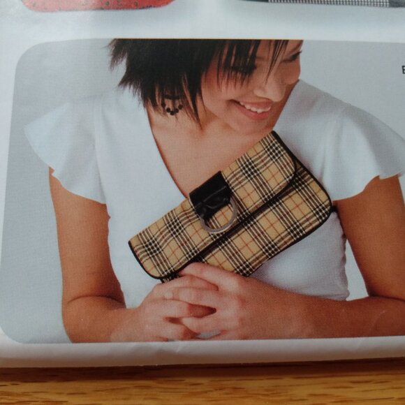 Vintage Purse Sewing Pattern Clutch Handbag 2000s UNCUT 6397 - Picture 3 of 12